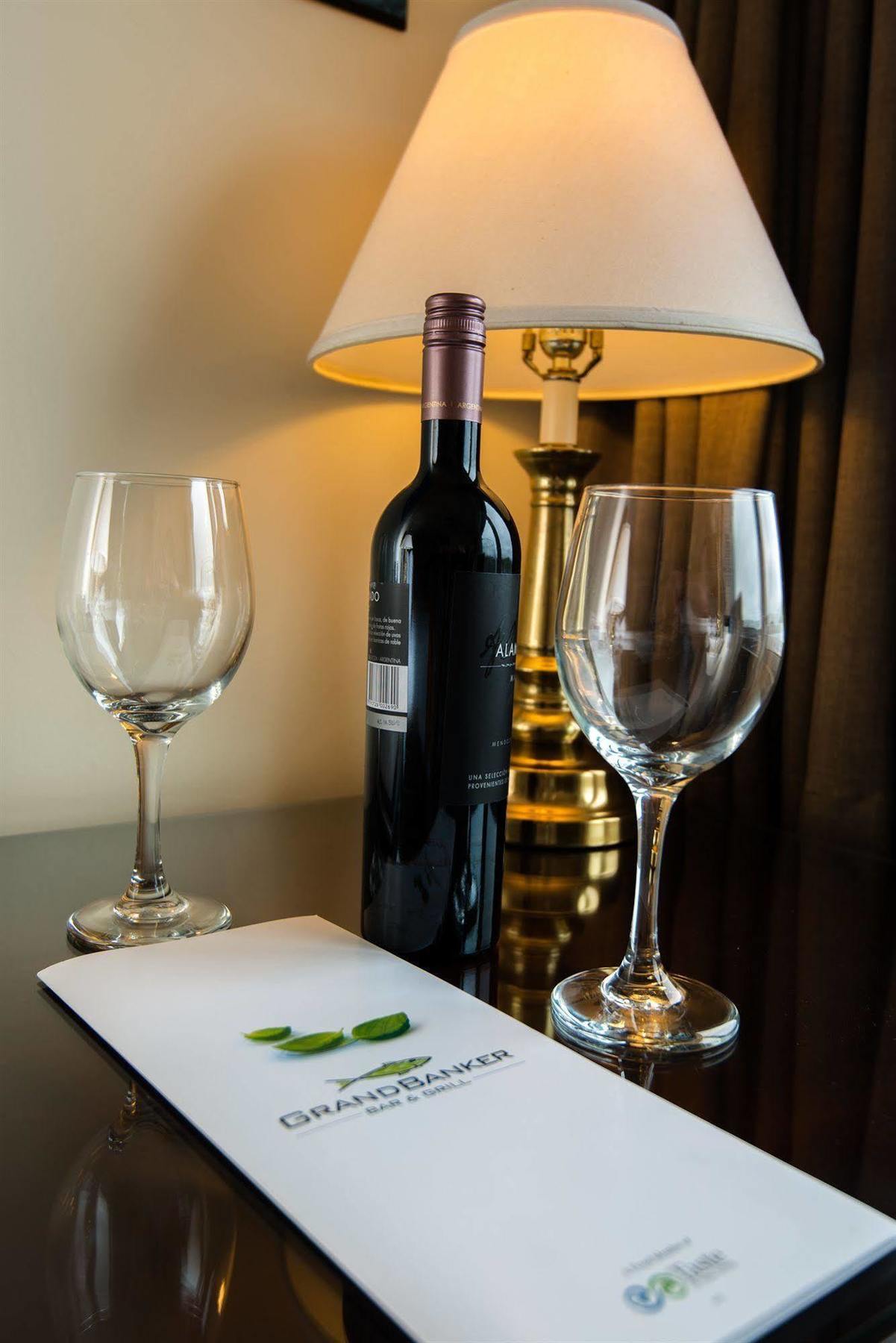Brigantine Inn Луненбург Екстер'єр фото